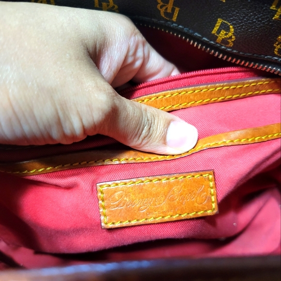 Used Dooney & Bourke handbag - Picture 7 of 8